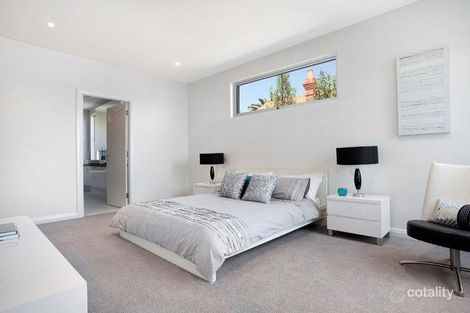 Property photo of 6B Holland Grove Caulfield North VIC 3161
