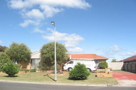 8 Quarrion Dr, Carrum Downs, VIC 3201