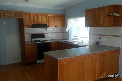 Property photo of 33 Adelaide Street Tumbi Umbi NSW 2261