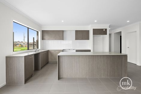 Property photo of 822 Bridge Inn Road Doreen VIC 3754