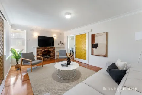 Property photo of 5 Mulhall Drive St Albans VIC 3021