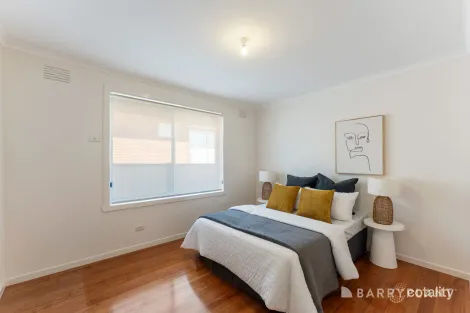 Property photo of 5 Mulhall Drive St Albans VIC 3021