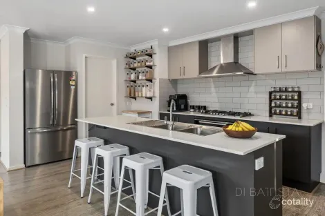Property photo of 12 Ashnova Street Kalkallo VIC 3064