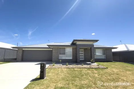 37 Explorers Way, Westdale, NSW 2340