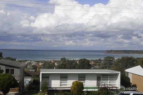 Property photo of 35 Oxley Avenue Kiama Downs NSW 2533