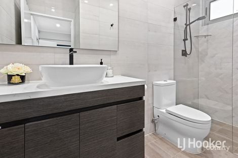 Property photo of 18 Harley Way Riverstone NSW 2765