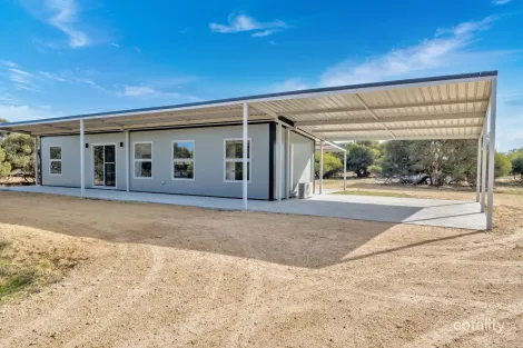 Property photo of 28 Lowline Way Barragup WA 6209