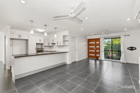 Property photo of 2 Pincer Court Bushland Beach QLD 4818