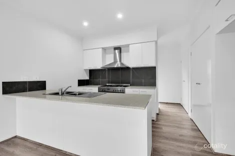 11 Viewgrand Dr, Pakenham, VIC 3810