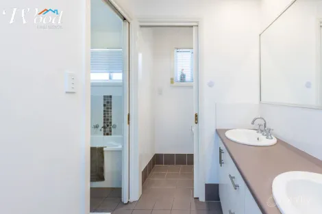 Property photo of 6A Second Avenue Henty NSW 2658