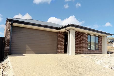 Property photo of 11 Murrayfield Street Cranbourne East VIC 3977