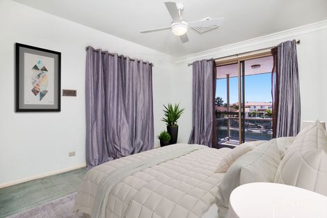 Property photo of 32 Cessnock Close Mermaid Waters QLD 4218