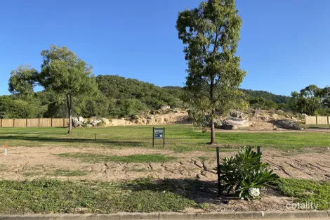 118 Gifford St, Horseshoe Bay, QLD 4819