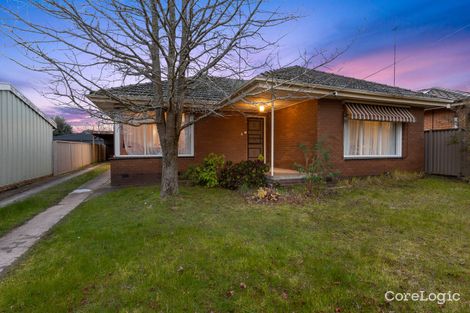 Property photo of 8 Maude Street Wendouree VIC 3355