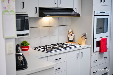 Property photo of 50 Goolagar Crescent Springdale Heights NSW 2641