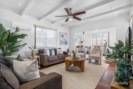 Property photo of 2103 Wynnum Road Wynnum West QLD 4178