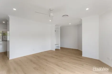 Property photo of 8 Windsor Court Deebing Heights QLD 4306