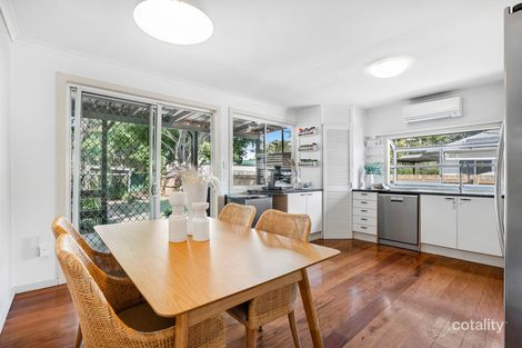 Property photo of 2103 Wynnum Road Wynnum West QLD 4178