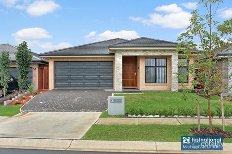 19 Devlin Dr, Gledswood Hills, NSW 2557