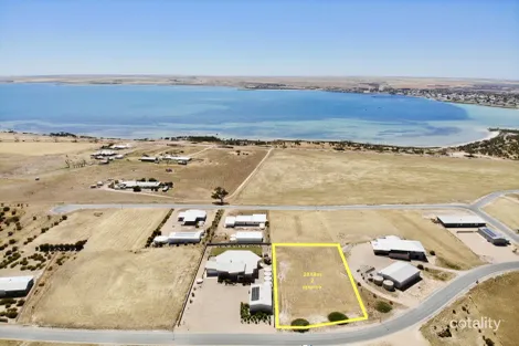 14 Kennedy Rd, Streaky Bay, SA 5680