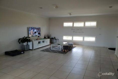 Property photo of 5 Eastern View Doreen VIC 3754