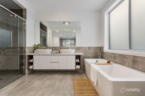 Property photo of 62 Streamside Drive Craigieburn VIC 3064