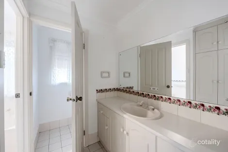 Property photo of 17 Oakdale Drive Gilles Plains SA 5086