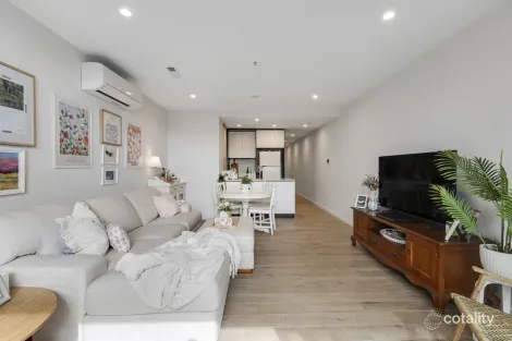 206/2 Terry Connolly St, Coombs, ACT 2611