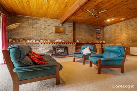 Property photo of 26 Shannon Court Woodend VIC 3442