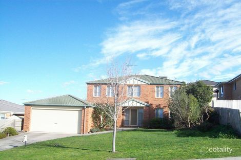 66 Sandalwood Dr, Narre Warren, VIC 3805