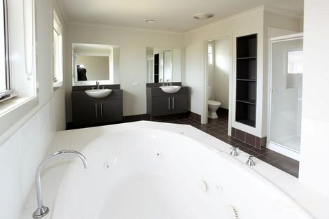 Property photo of 7 Wetlands Boulevard Williams Landing VIC 3027