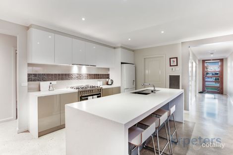 Property photo of 32 Beechtree Way Cranbourne North VIC 3977