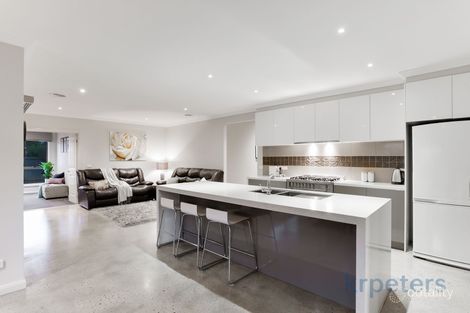 Property photo of 32 Beechtree Way Cranbourne North VIC 3977