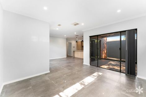 Property photo of 1/34 Allinga Crescent Craigie WA 6025