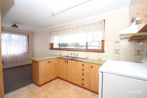 Property photo of 11 Wren Street Mount Austin NSW 2650