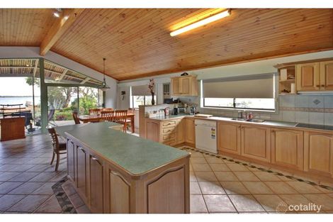 Property photo of 3 Green Court Eagle Point VIC 3878