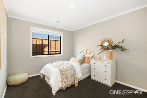 Property photo of 7 Fawkner Crescent Armstrong Creek VIC 3217