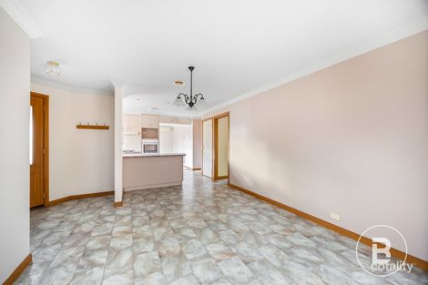 Property photo of 2/3 Pickford Street Wendouree VIC 3355