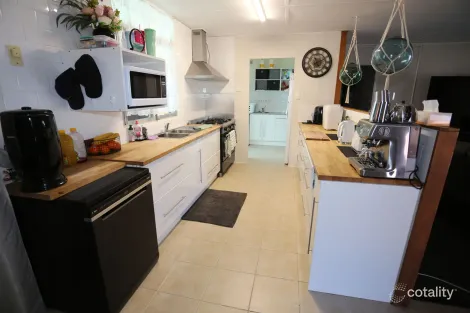 Property photo of 10 Casuarina Road Kambalda West WA 6442