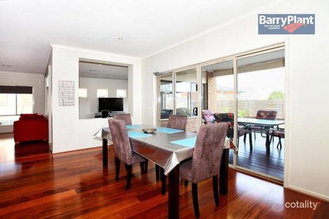 Property photo of 5 Cropton Rise Craigieburn VIC 3064