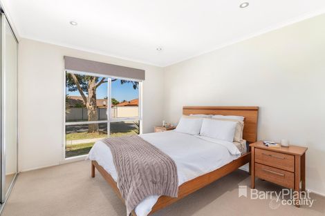 Property photo of 6 Mimosa Road Mill Park VIC 3082