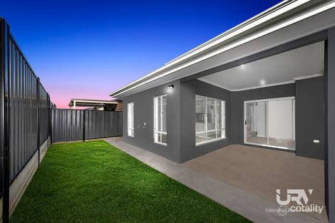 Property photo of 61 Gossia Avenue Craigieburn VIC 3064