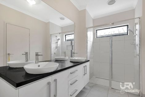 Property photo of 76 Wisteria Avenue Craigieburn VIC 3064