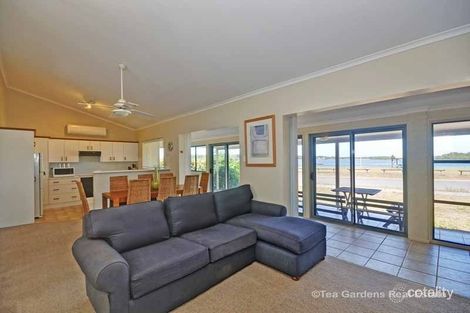Property photo of 40 Moira Parade Hawks Nest NSW 2324