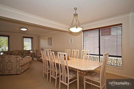 Property photo of 6 Midhurst Court Arundel QLD 4214