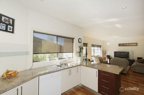 Property photo of 2/15 Wrendale Drive Donvale VIC 3111