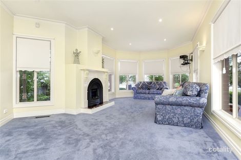Property photo of 11 Gardenia Court Narre Warren South VIC 3805
