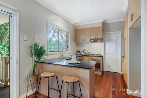 Property photo of 2/285 Blackburn Road Doncaster East VIC 3109