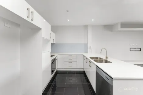 Property photo of 148 Cavendish Road Coorparoo QLD 4151