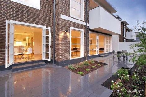 Property photo of 2/324 Glenferrie Road Malvern VIC 3144